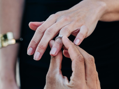 Cómo Elegir un Anillo de Compromiso: Guía Profesional de Zapata Joyeros